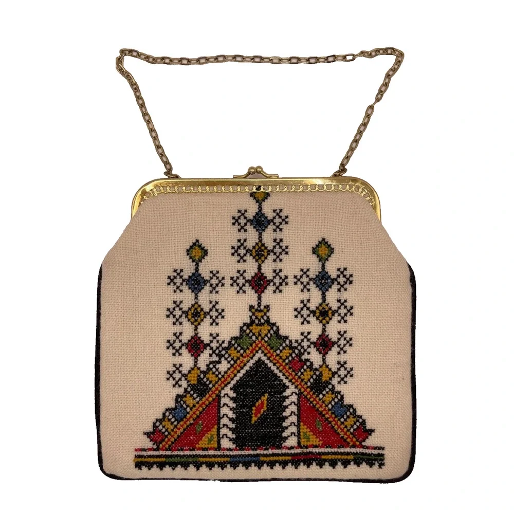 Vintage Needlepoint Purse 1980s w/Gold Kisslock Latch & Chain Pre-owned